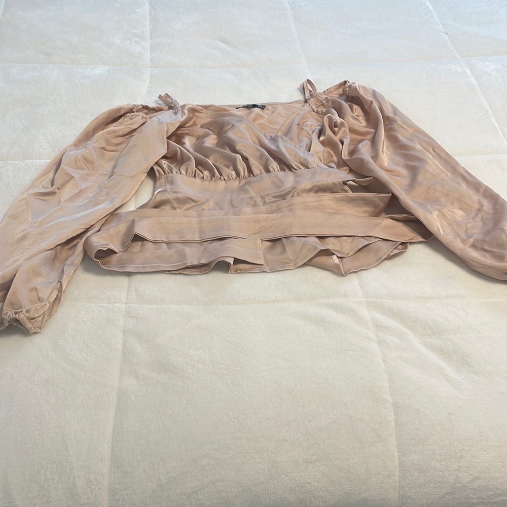 Boohoo size 4 blouse